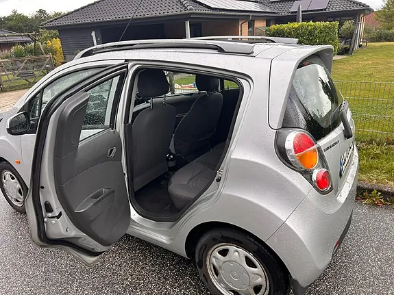 Chevrolet Spark 2011 photo 4