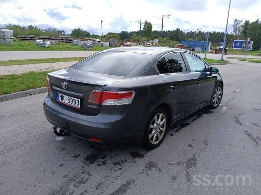 Toyota Avensis 2010 photo 3