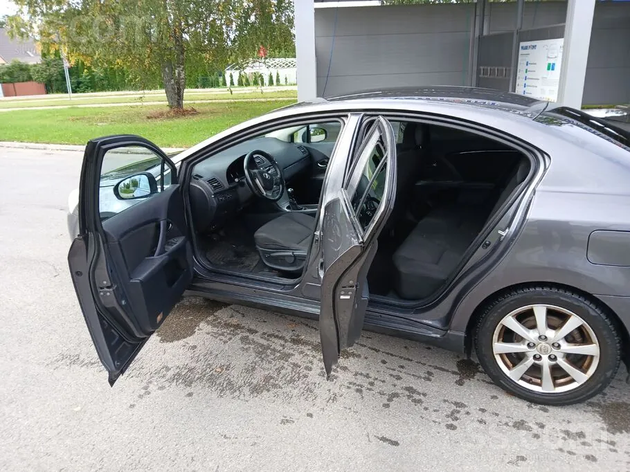 Toyota Avensis 2010 photo 5