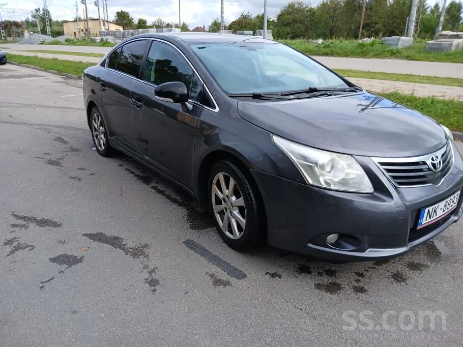 Toyota Avensis 2010 photo 2