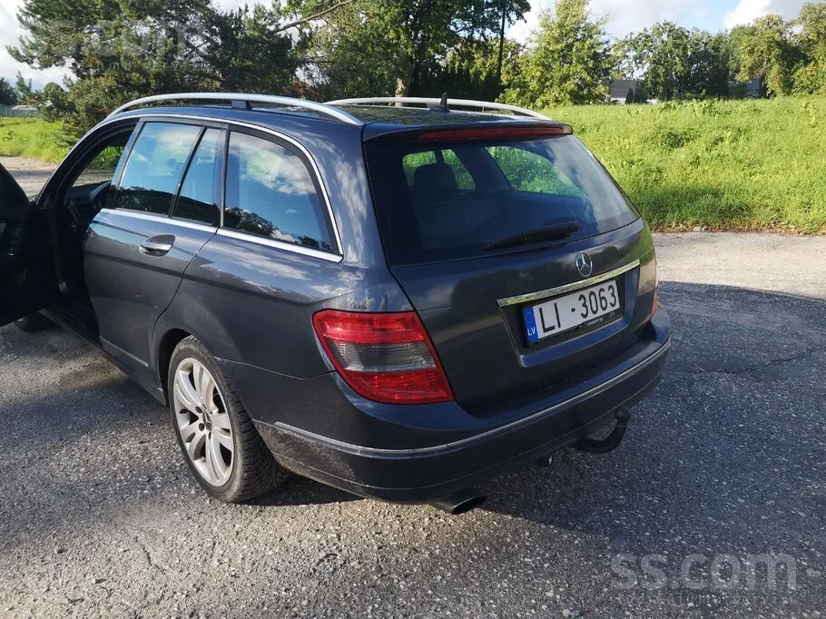 Mercedes-Benz C220 2009 photo 4
