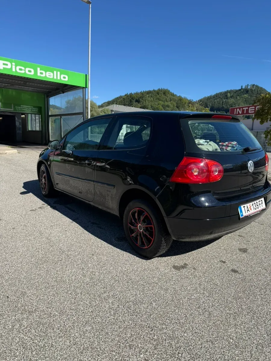 Volkswagen Golf 2005 photo 2