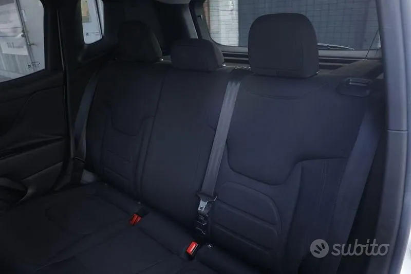 Jeep Renegade 2016 photo 3