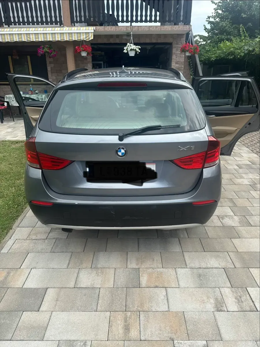 BMW X1 2010 photo 2