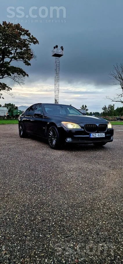 BMW 740I