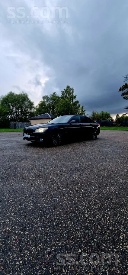 BMW 740I 2012 photo 2