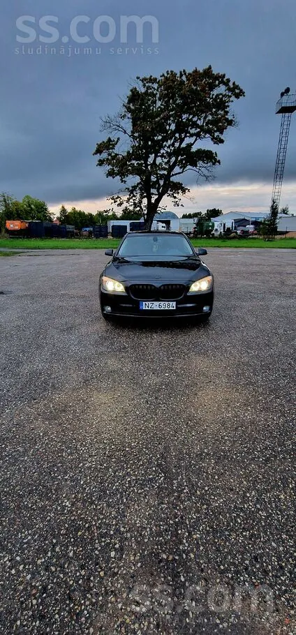 BMW 740I 2012 photo 3