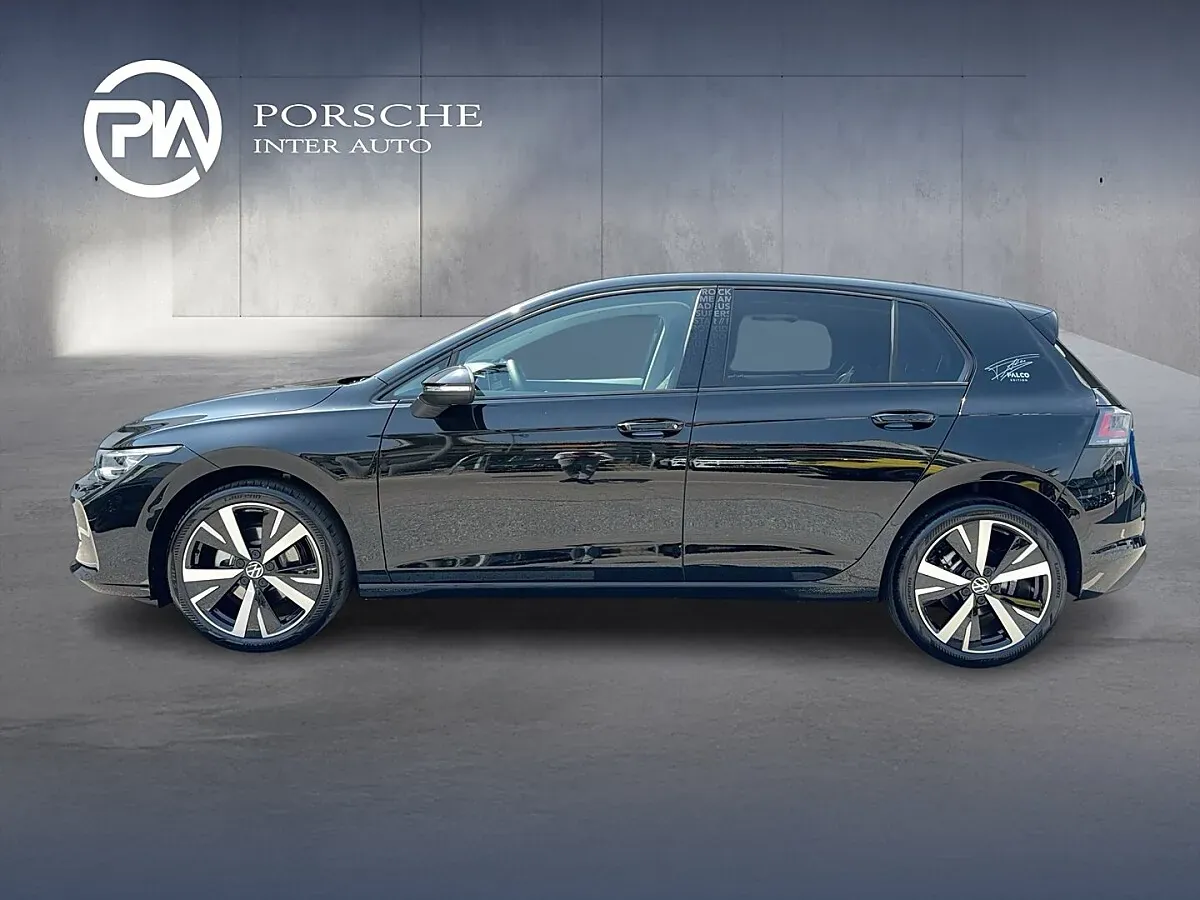 Volkswagen Golf 2026 photo 2