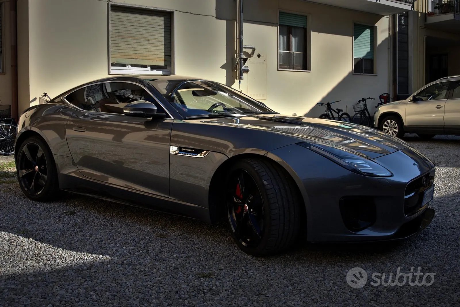 Jaguar F-Type 2018 photo 3