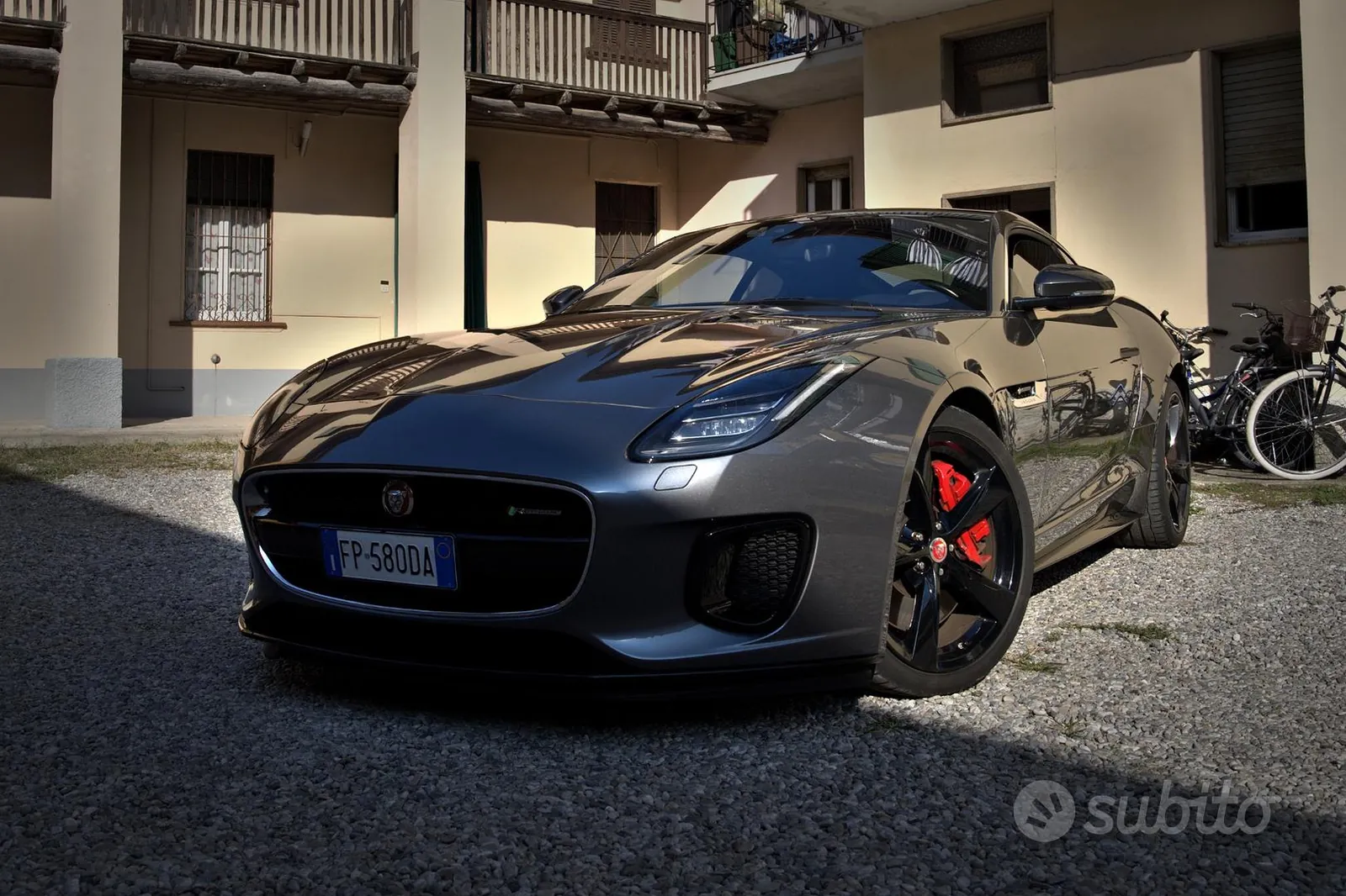 Jaguar F-Type 2018 photo 2