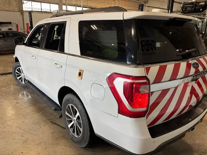 Ford Expedition 2018 photo 2