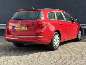 Opel Astra 2012 photo 2
