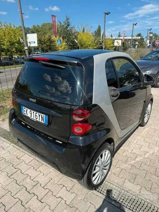 Smart Fortwo 2011 photo 3