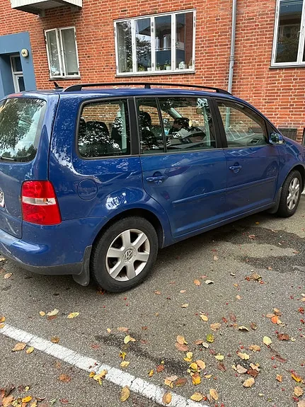 Volkswagen Touran 2006 photo 2