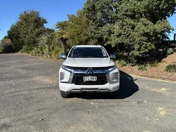 Mitsubishi Pajero Sport 2024 photo 3