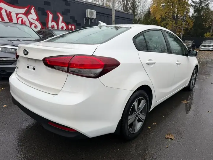 Kia Forte 2018 photo 2