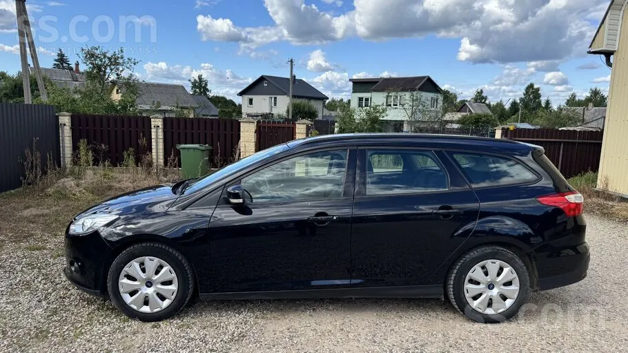 Ford Focus 2012 photo 2
