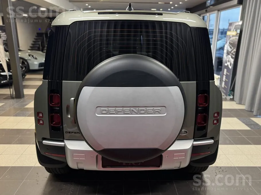 Land Rover Defender 2022 photo 5