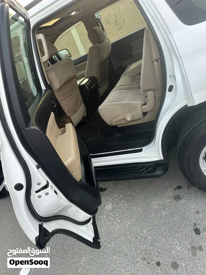 Toyota Sequoia 2014 photo 2