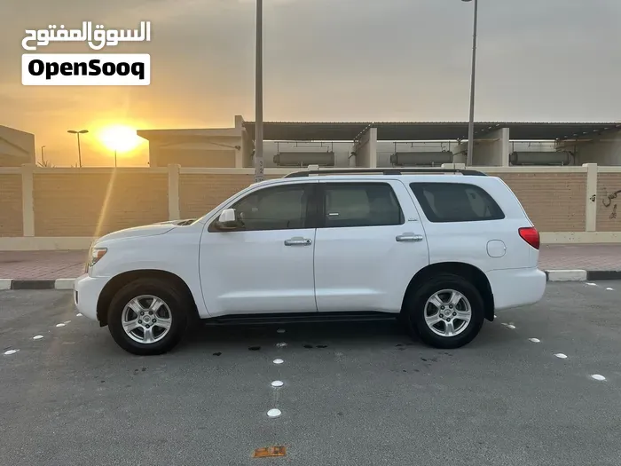 Toyota Sequoia 2014 photo 3