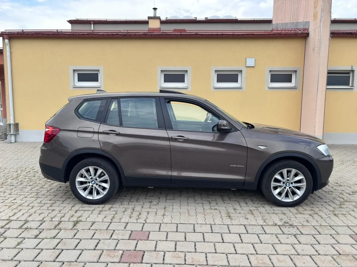 BMW X3 2011 photo 2