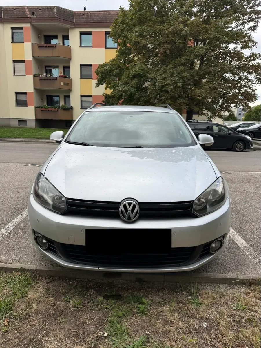Volkswagen Golf 2011 photo 2