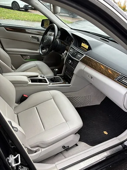 Mercedes-Benz E200 2012 photo 4