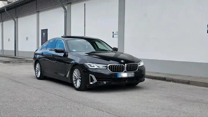 BMW 520I