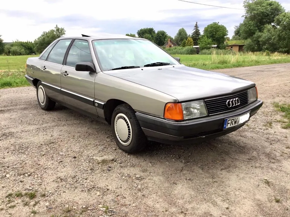 Audi 100