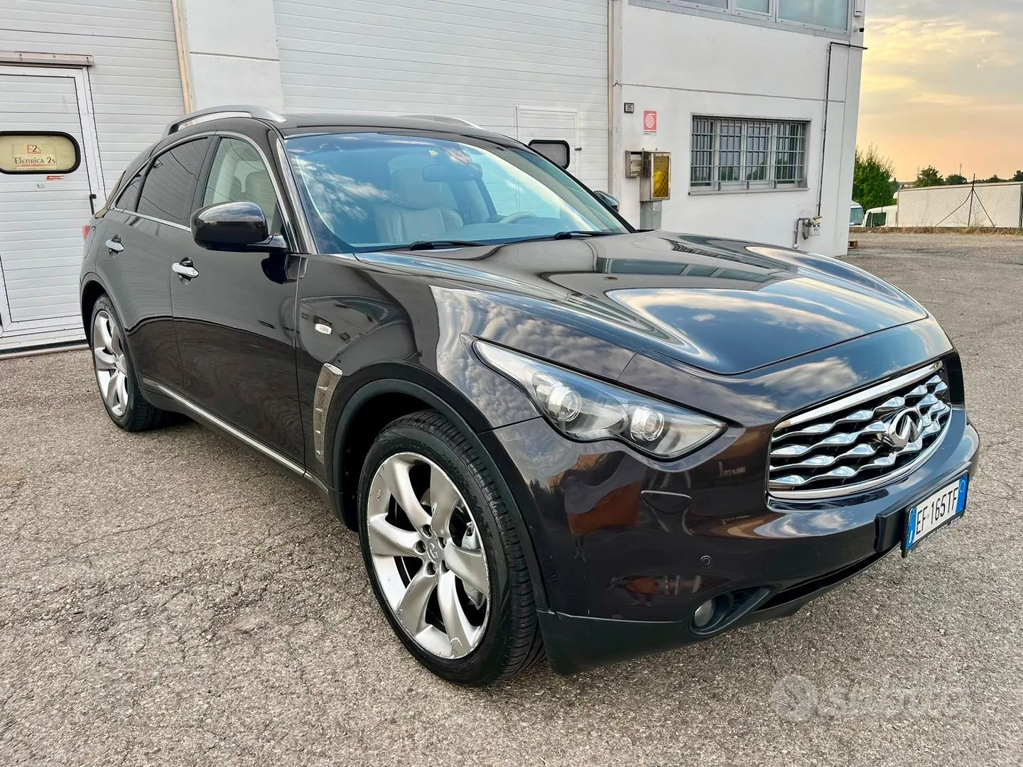 Infiniti Fx 2011 photo 3