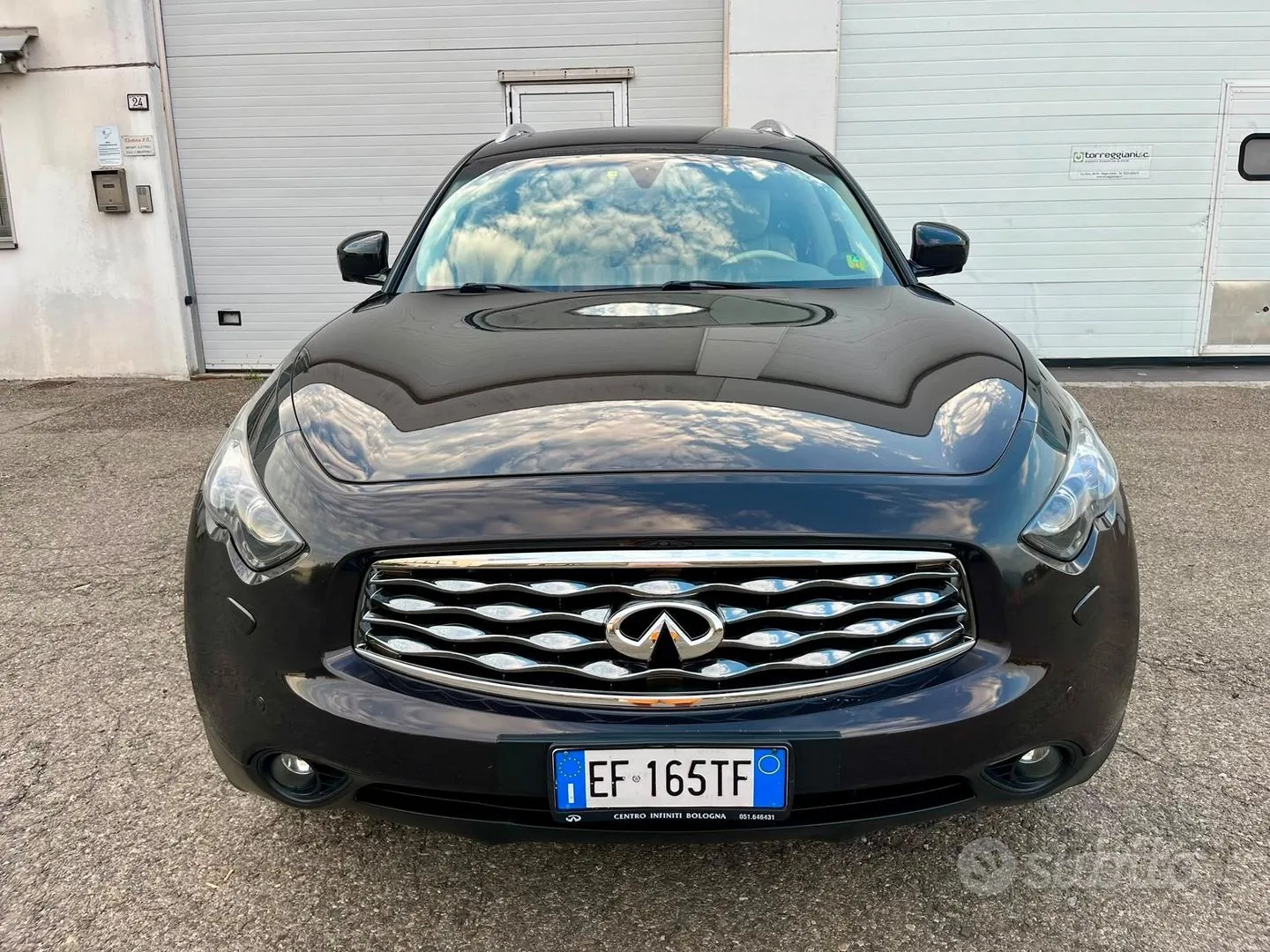 Infiniti Fx 2011 photo 2