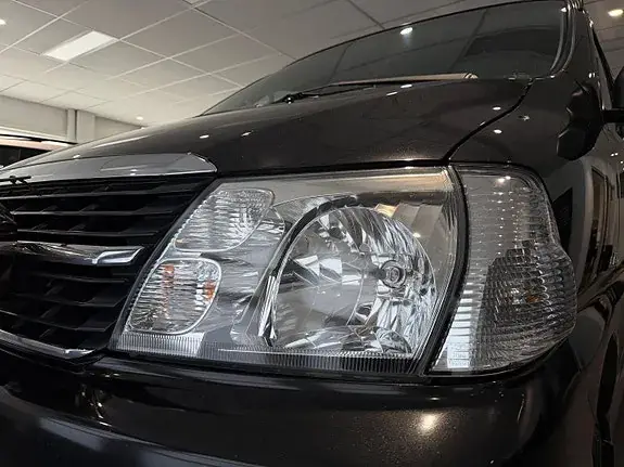 Toyota Hiace 2011 photo 5