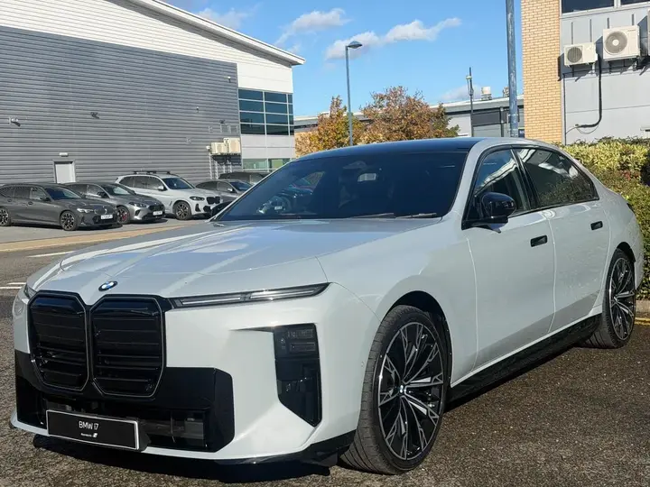 BMW I7 2026 photo 3