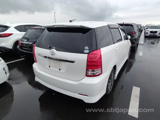 Toyota Wish 2005 photo 4