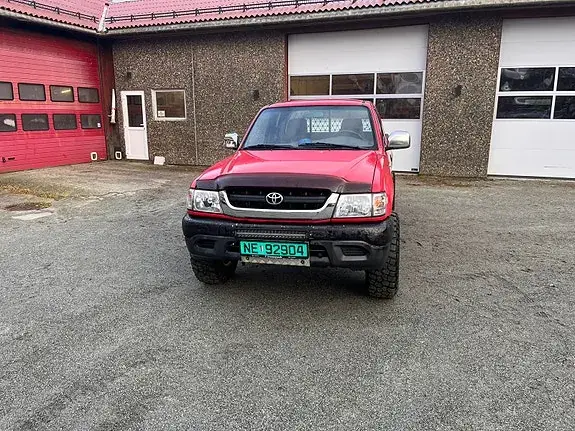 Toyota Hilux 2002 photo 2