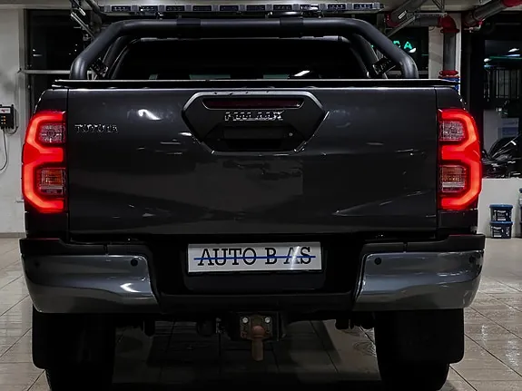 Toyota Hilux 2023 photo 4