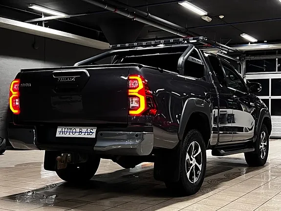 Toyota Hilux 2023 photo 5