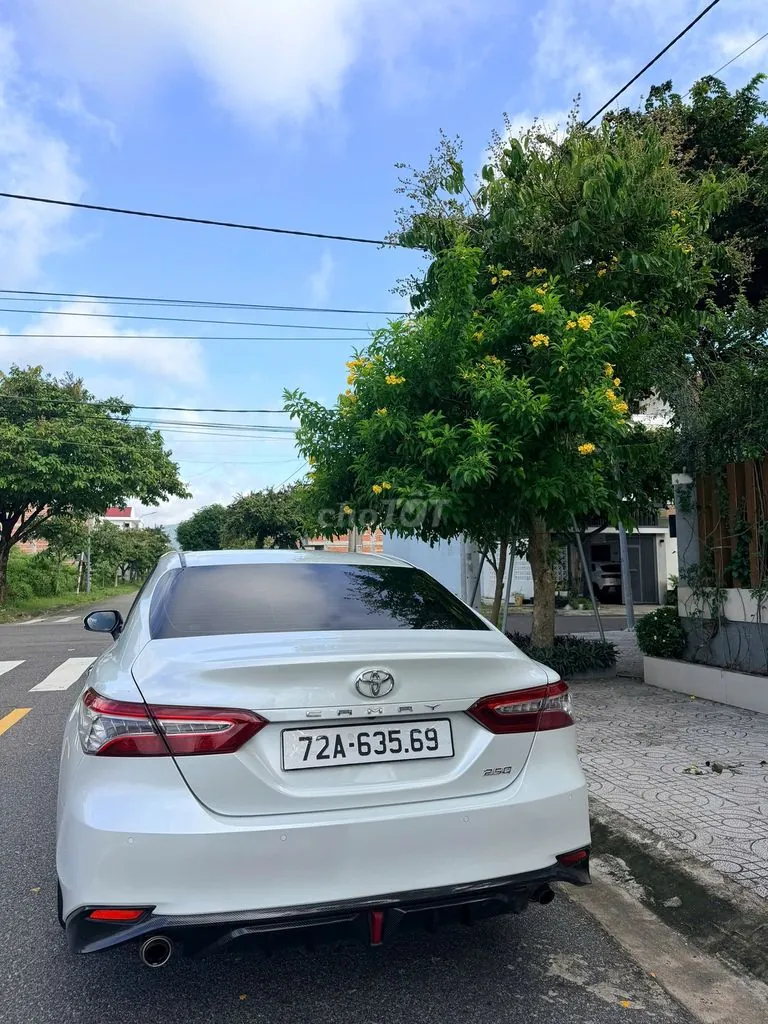 Toyota Camry 2019 photo 3