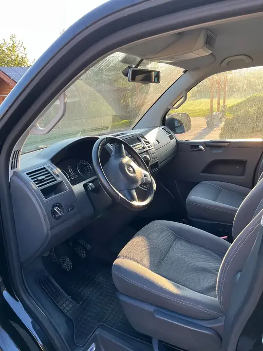 Volkswagen Multivan 2013 photo 2