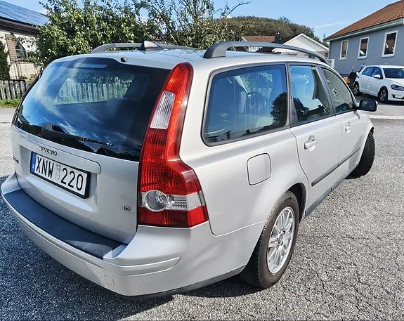 Volvo V50 2006 photo 2