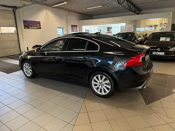 Volvo S60 2015 photo 2