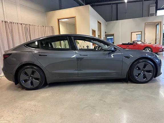 Tesla Model 3 2021 photo 2