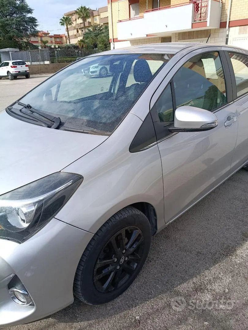 Toyota Yaris 2014 photo 2