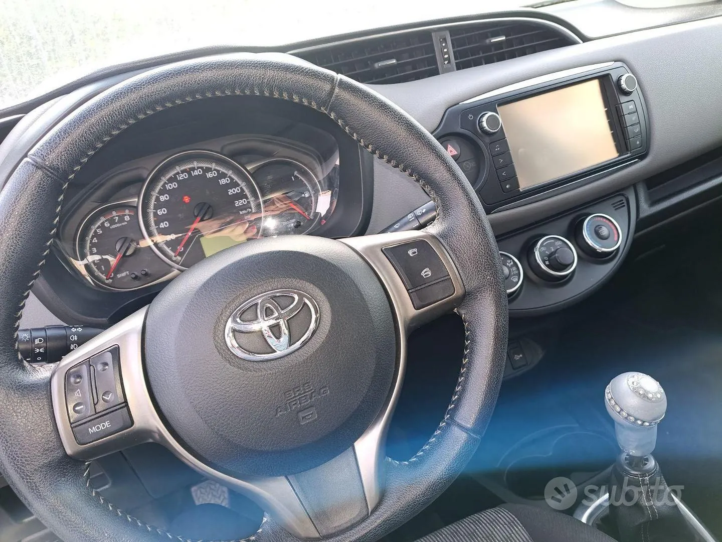 Toyota Yaris 2014 photo 3