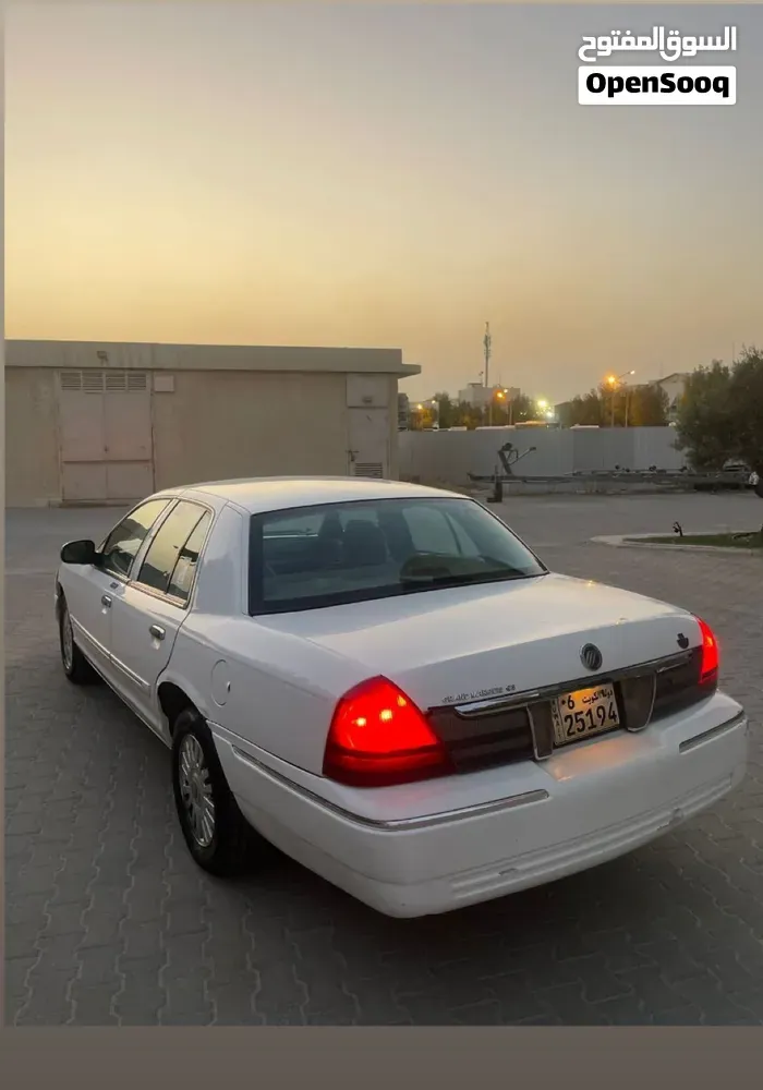 Ford Crown Victoria 2007 photo 2