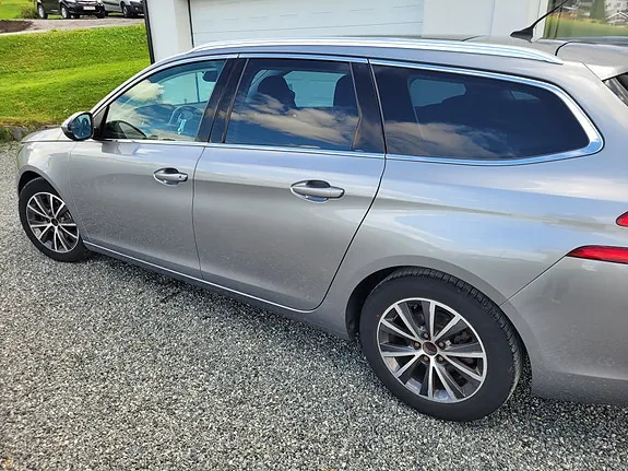 Peugeot 308 Sw 2016 photo 2