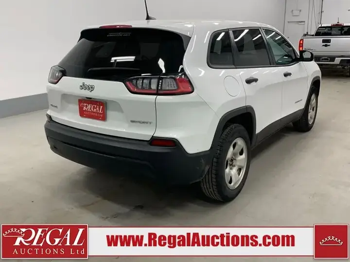 Jeep Cherokee 2019 photo 3