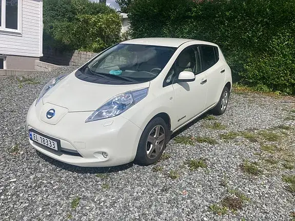 Nissan Leaf 2012 photo 2