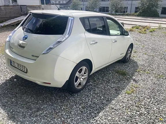 Nissan Leaf 2012 photo 4