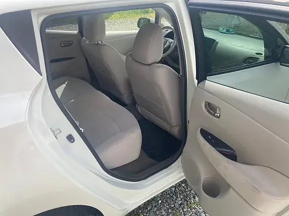 Nissan Leaf 2012 photo 5